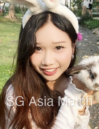 Chinese Female Profile Photo 1